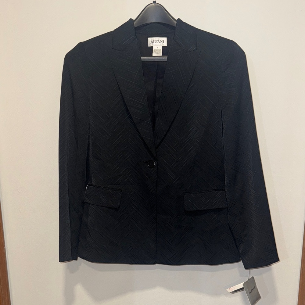 Alfani NWT Size 8 Women's Textured Black Pants Suit